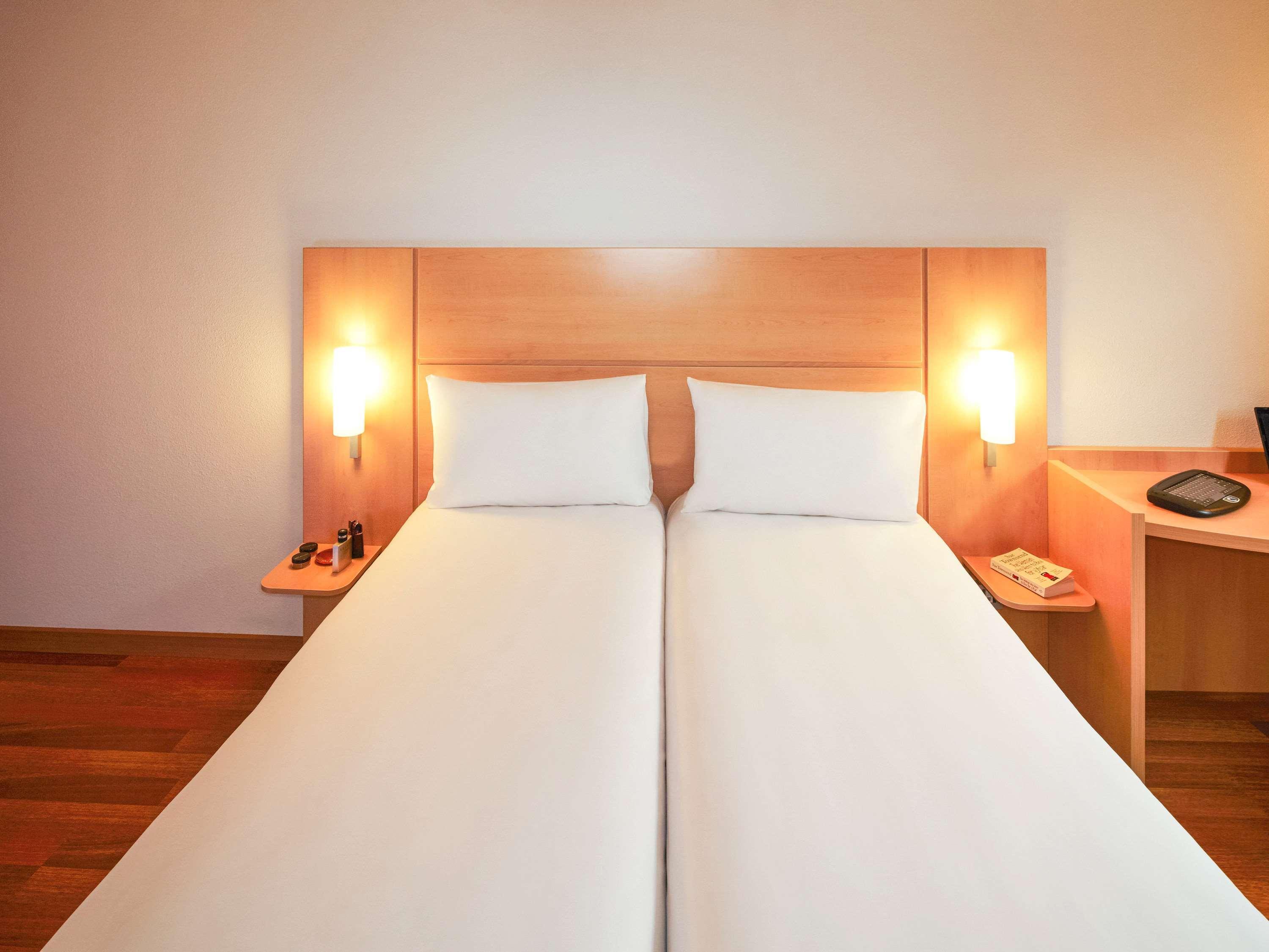Ibis London Thurrock M25 Grays Экстерьер фото