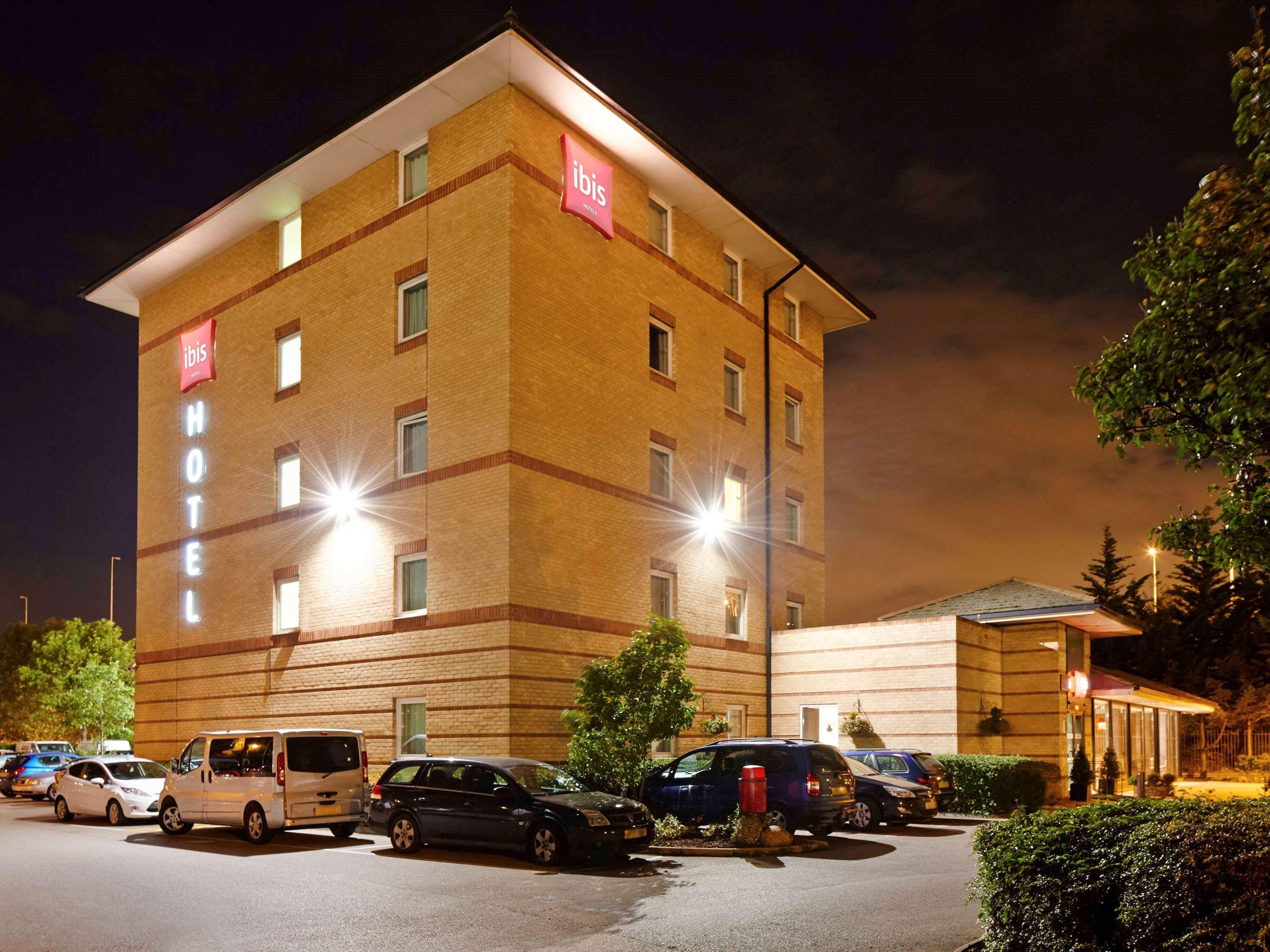 Ibis London Thurrock M25 Grays Экстерьер фото